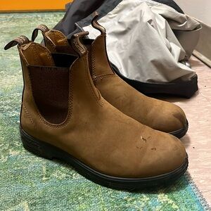 Blundstones